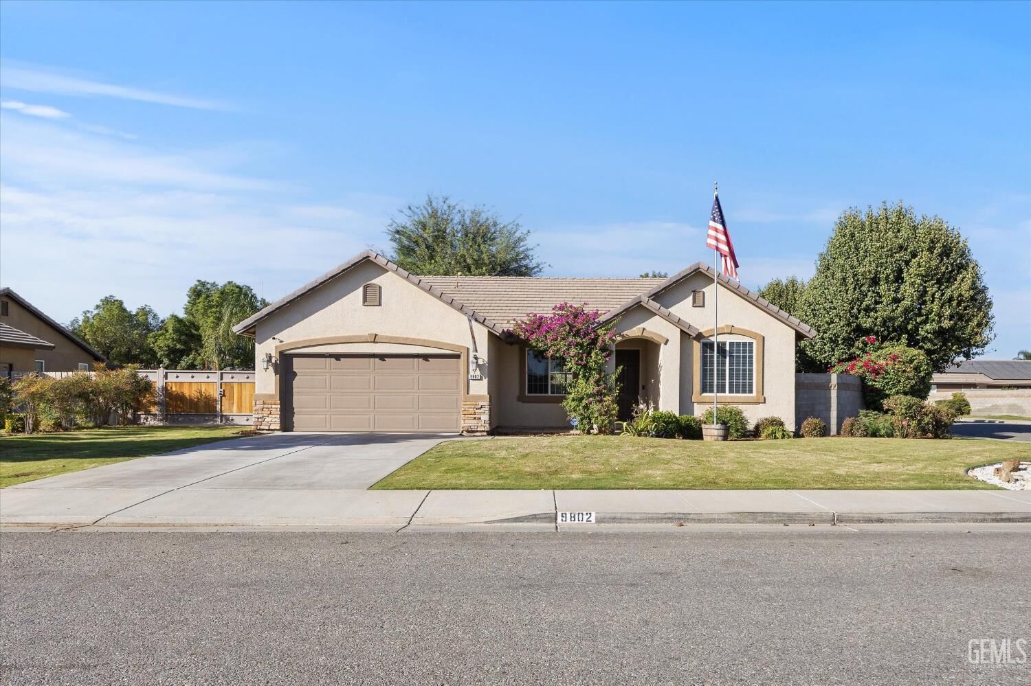 Property Photo: 9802 Swansboro Way CA 93314