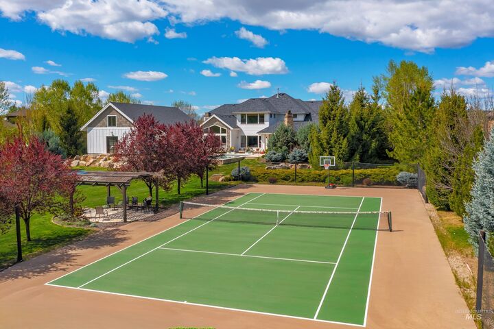 Property Photo:  2230 N Vizcaya Way  ID 83616 