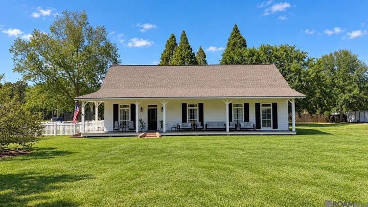 Property Photo: 13081 Bluff Rd LA 70734