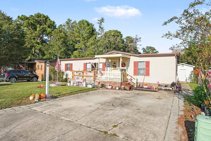 Property Photo:  150 Queens Rd.  SC 29566 