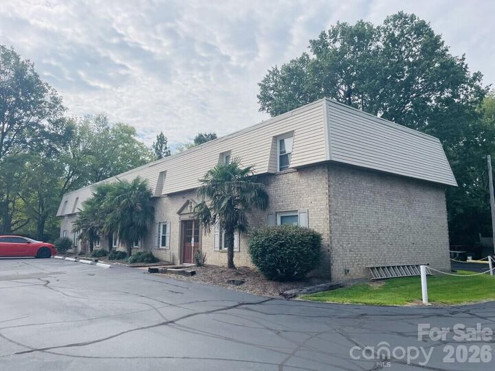 Property Photo:  325 Hall Lane  NC 28134 