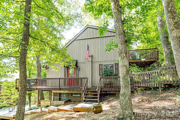 Property Photo: 208 N West Lake Drive NC 28746