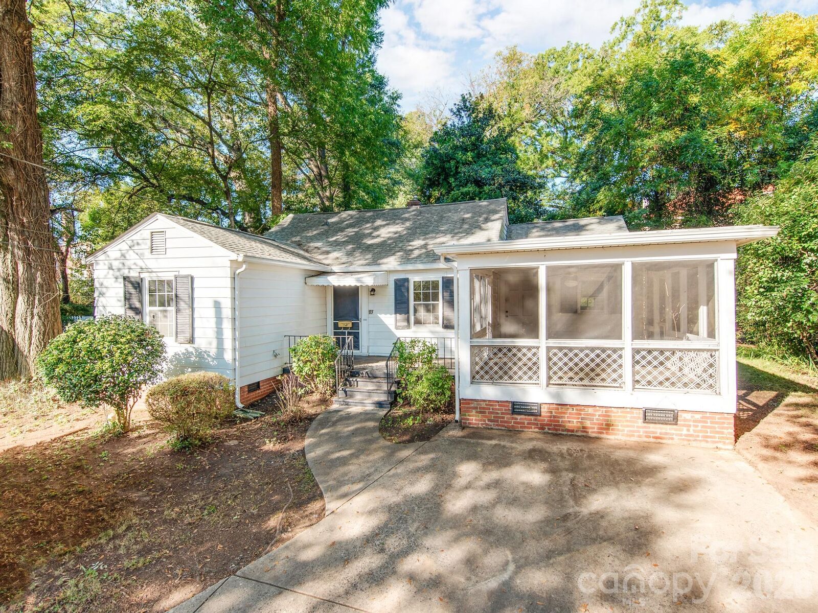 Property Photo:  713 Lee Street  NC 28052 