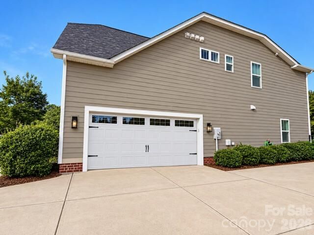 Property Photo:  2014 Seefin Court  NC 28079 
