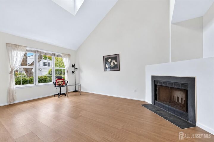 Property Photo:  268 Edgeware Court  NJ 08873 