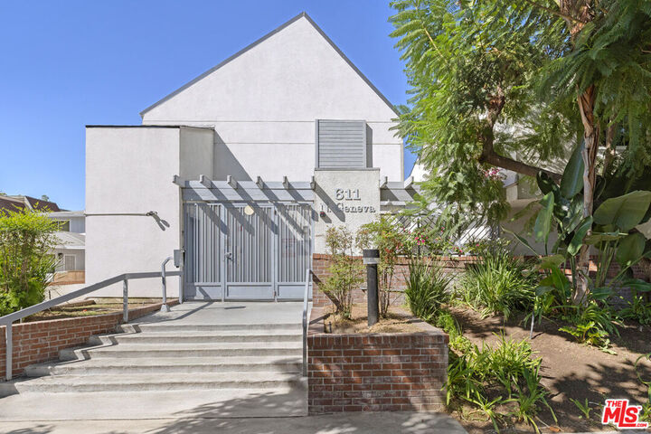 Property Photo:  618 N Howard St, Unit 221  CA 91206 