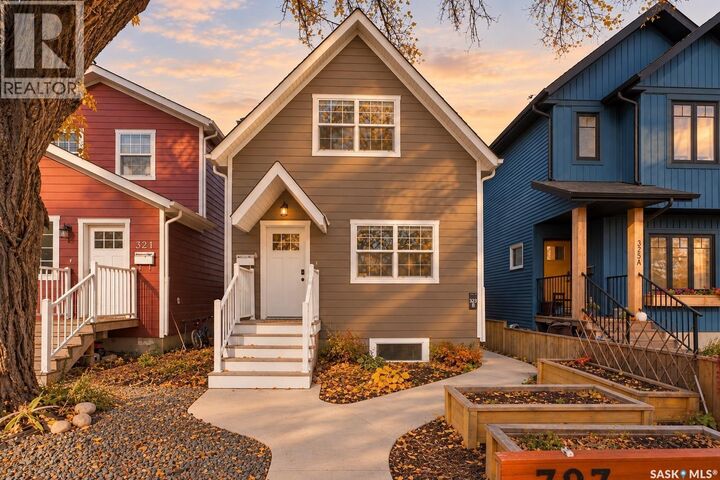 Property Photo: 323 1st Street E SK S7H 1S1