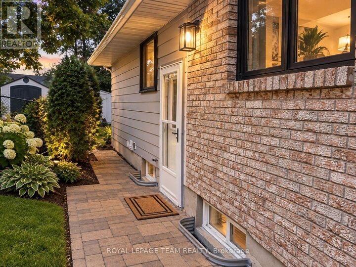 Property Photo:  1492 Northdale Street 2  ON K1B 4G6 