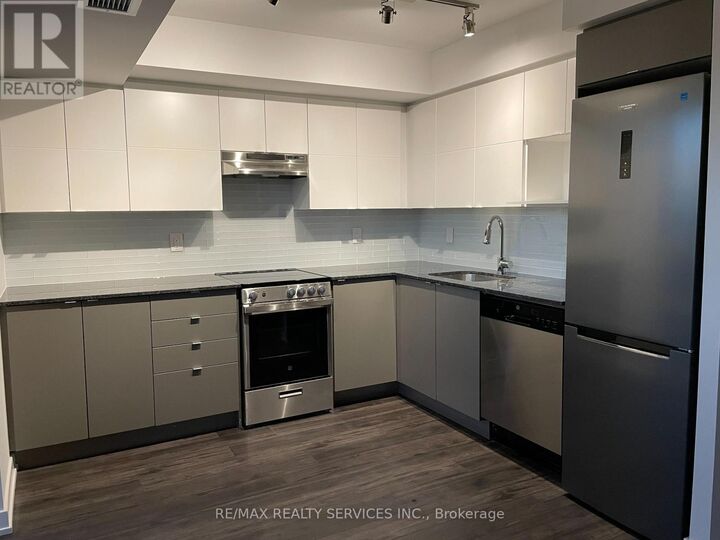 Property Photo: 120 Varna Drive 1217 ON M6A 1N3