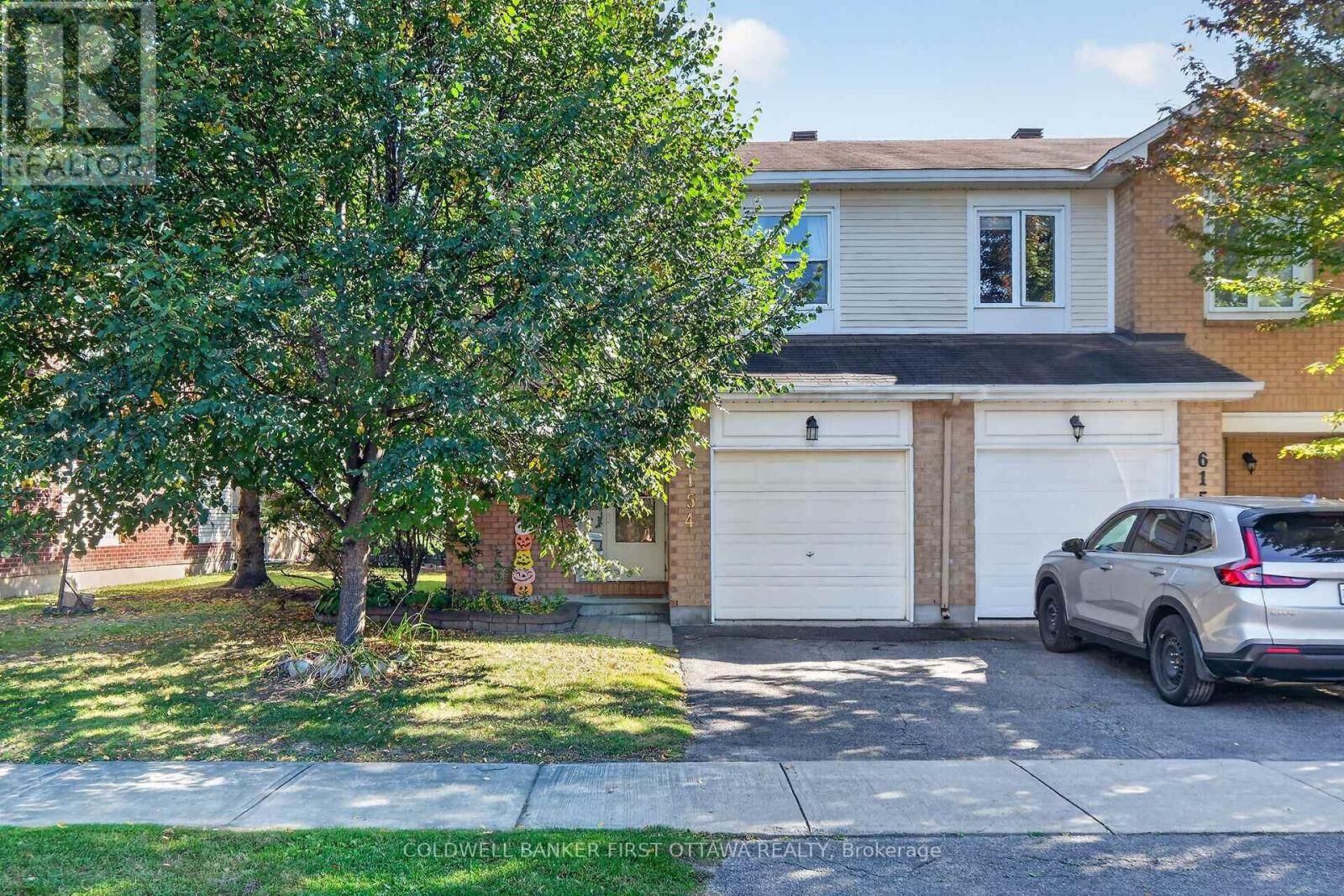 Property Photo: 6154 Oak Meadows Drive 17 ON K1C 7G7