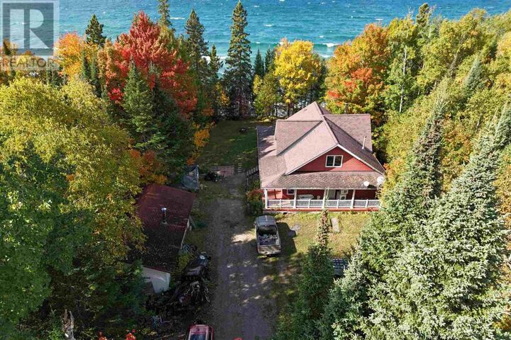 Property Photo:  696 Lakeshore Dr S, Dennis Township  ON P6A 6K4 