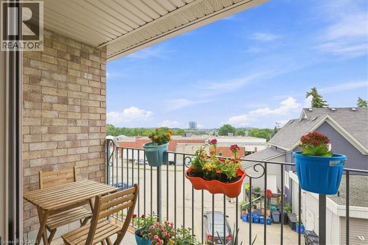Property Photo:  1522 King Street East 403  ON N2G 2P1 