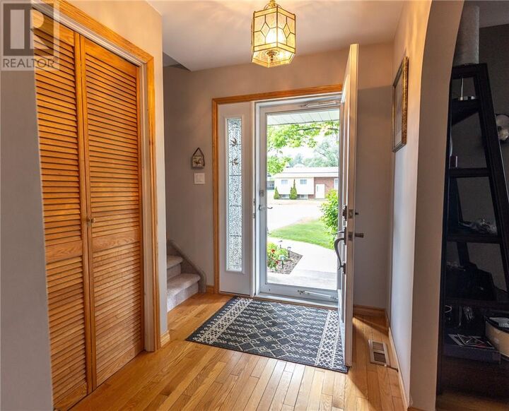 Property Photo:  584 Mead Boulevard  ON P5E 1L8 