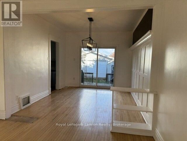 Property Photo:  1711 Donald Street East  ON P7E 5W6 