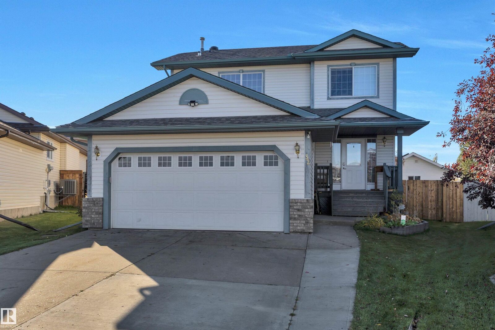 Property Photo:  32 Moberg Road  AB T9E 8A6 