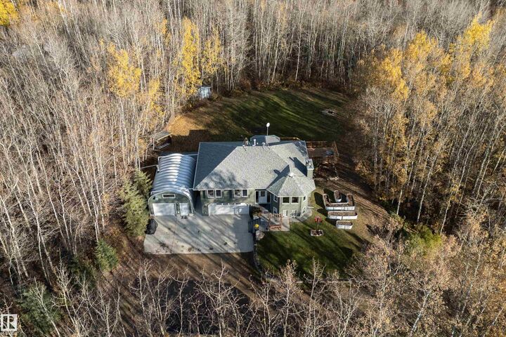 Property Photo:  50110 Rge Rd 330  AB T0B 3M3 