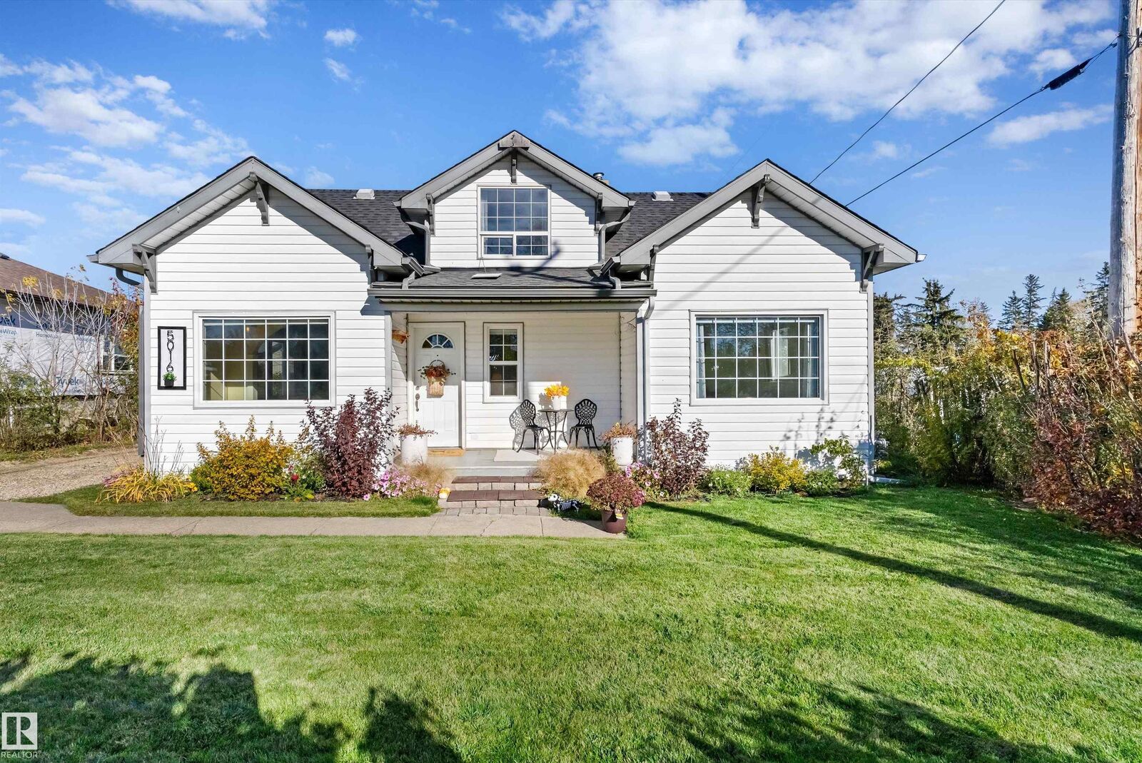 Property Photo:  5016 52 Avenue  AB T0C 2T0 