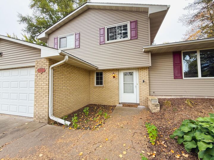 Property Photo:  1081 Cedarwood Drive  MN 55125 