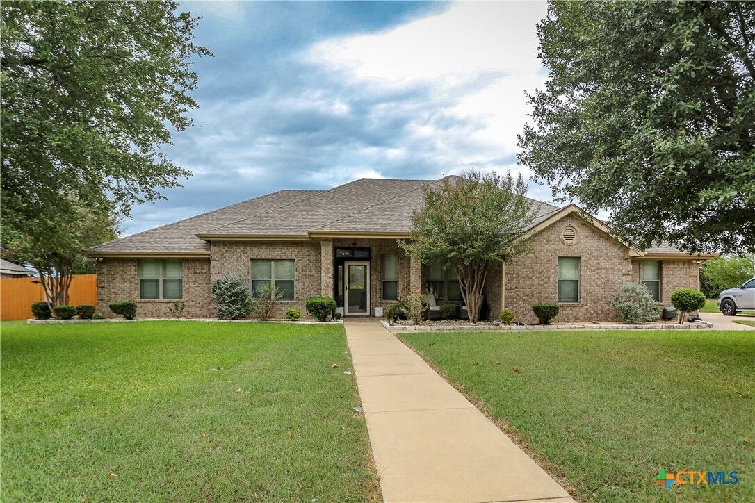 Property Photo: 2010 Elk Trail TX 76548