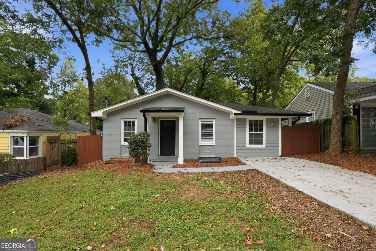 Property Photo:  1410 Graymont Drive SW  GA 30310 