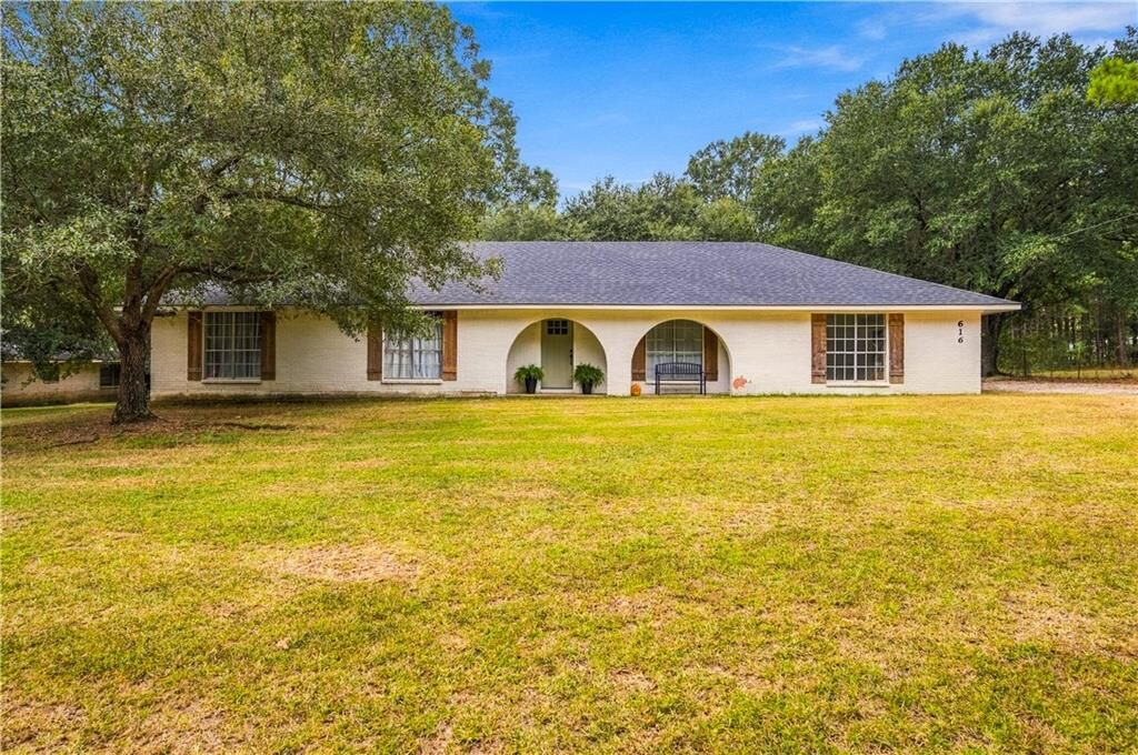 Property Photo:  616 Hwy 114  LA 71341 