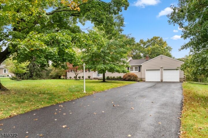 Property Photo: 9 Fieldhedge Dr NJ 08844