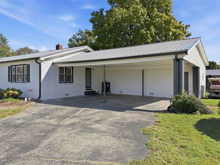 Property Photo: 70 Walnut St KY 42459-0000