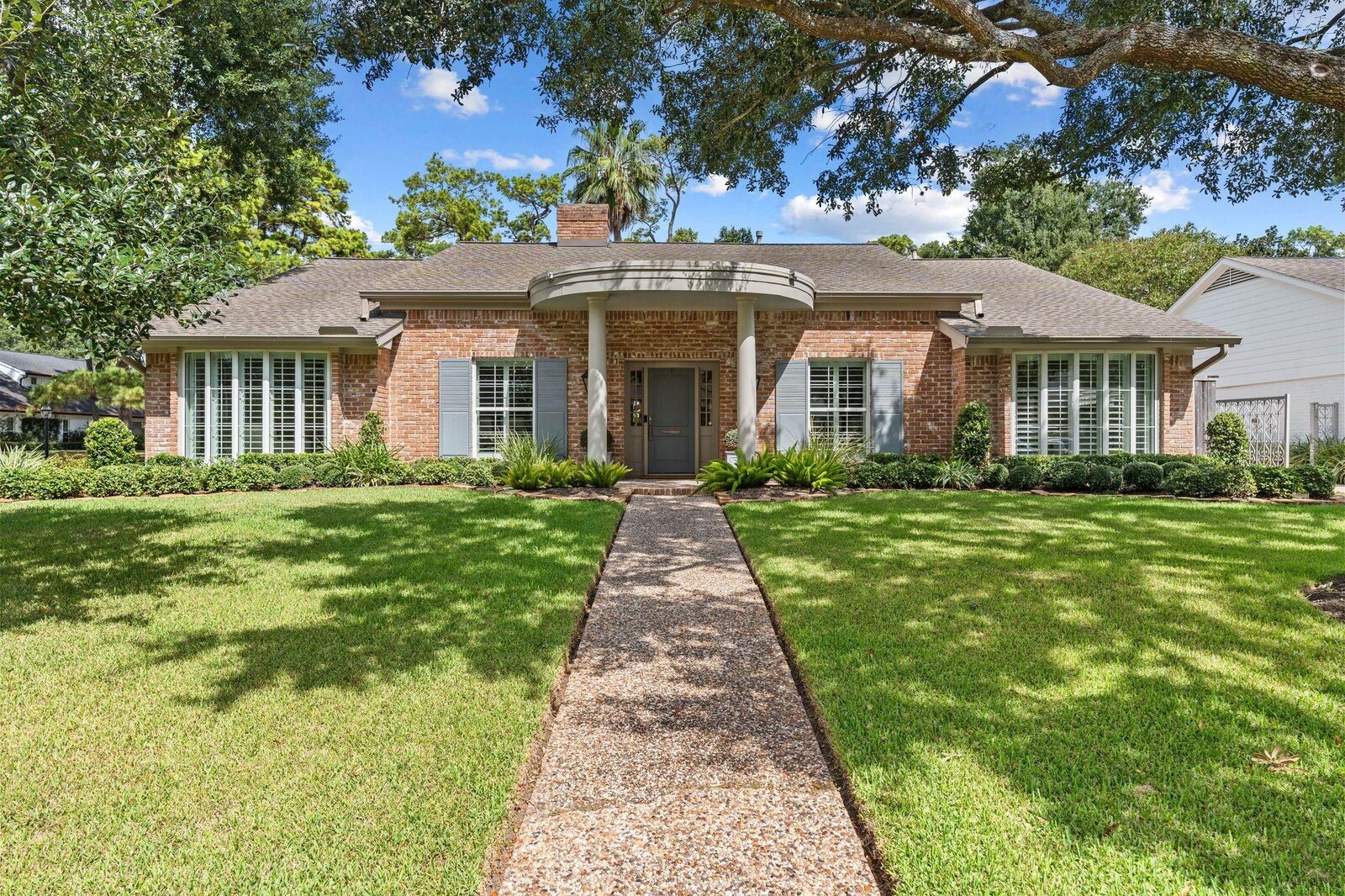 Property Photo:  10052 Lynbrook Drive  TX 77042 