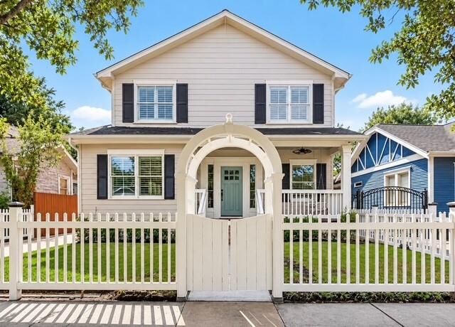Property Photo:  730 E 17th Street  TX 77008 