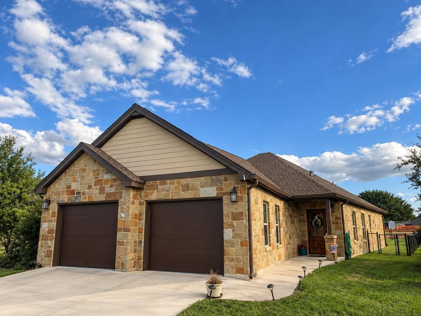 Property Photo: 135 Pinehurst TX 78654-7105