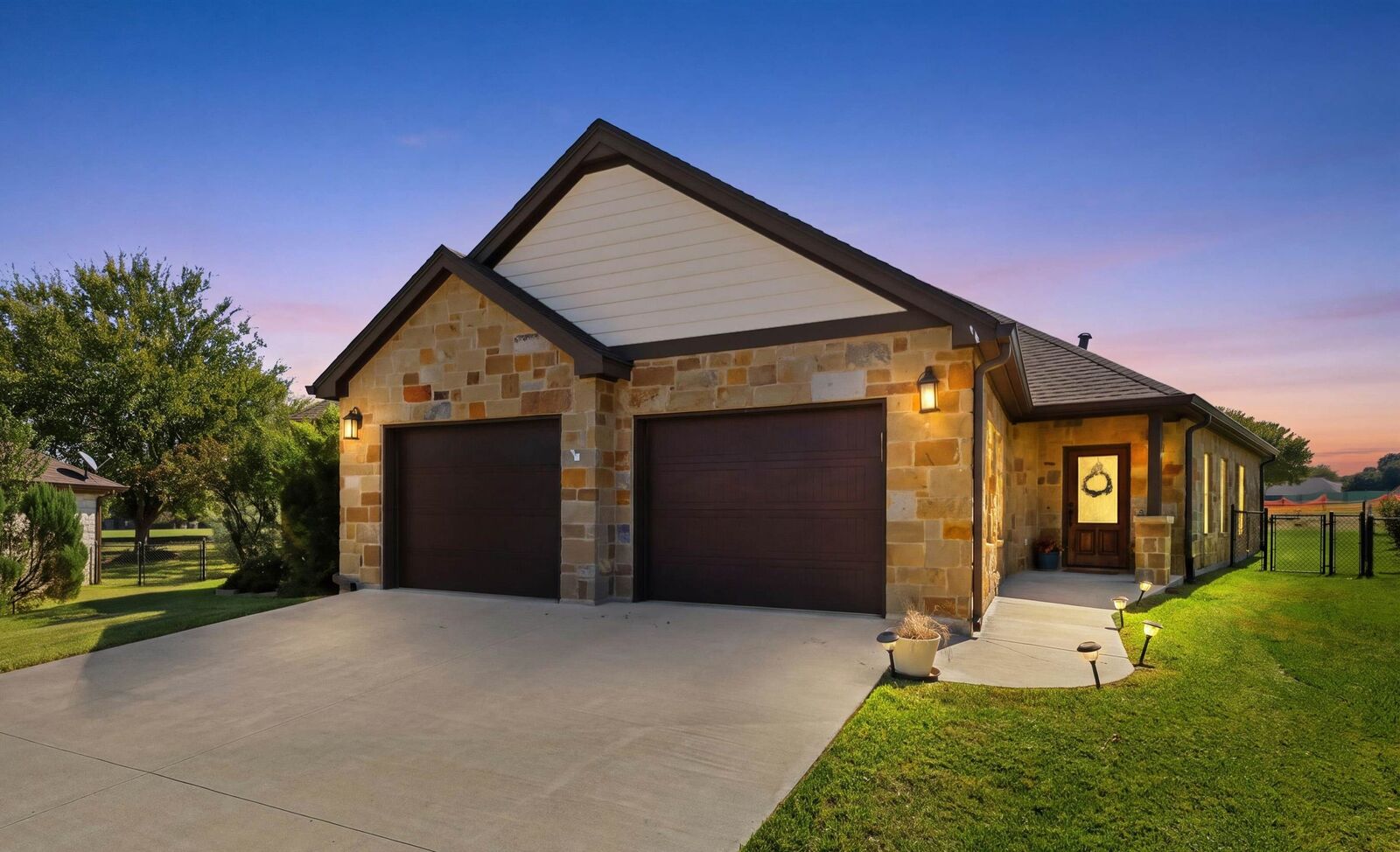Property Photo: 135 Pinehurst TX 78654-7105