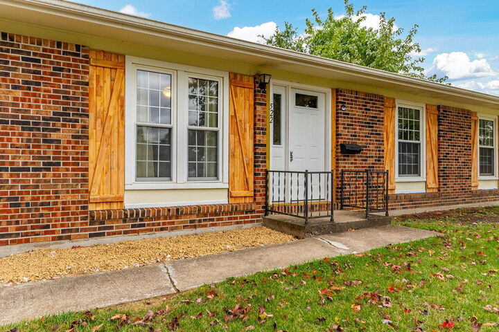 Property Photo: 522 Robinhood Road MO 65265