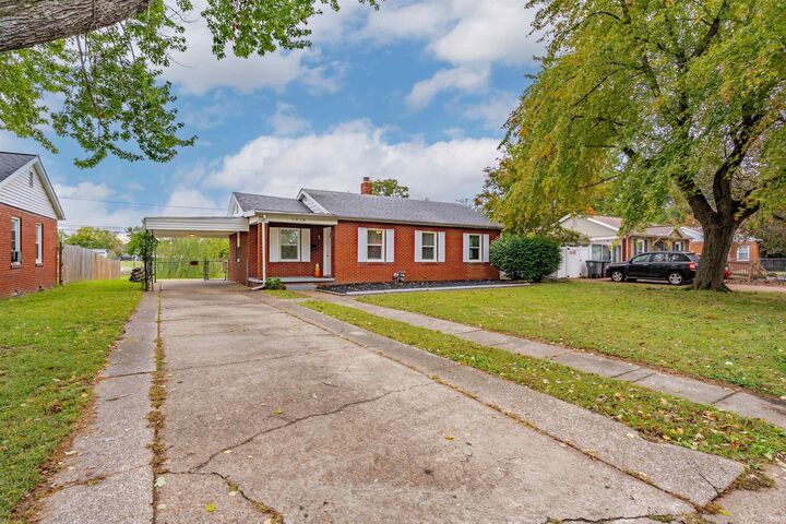 Property Photo:  1510 Sweetser Avenue  IN 47714 