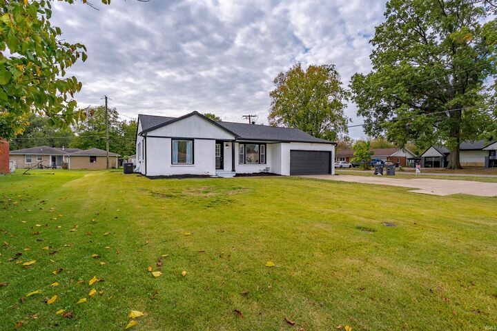 Property Photo:  1901 S Walnut Lane  IN 47714 