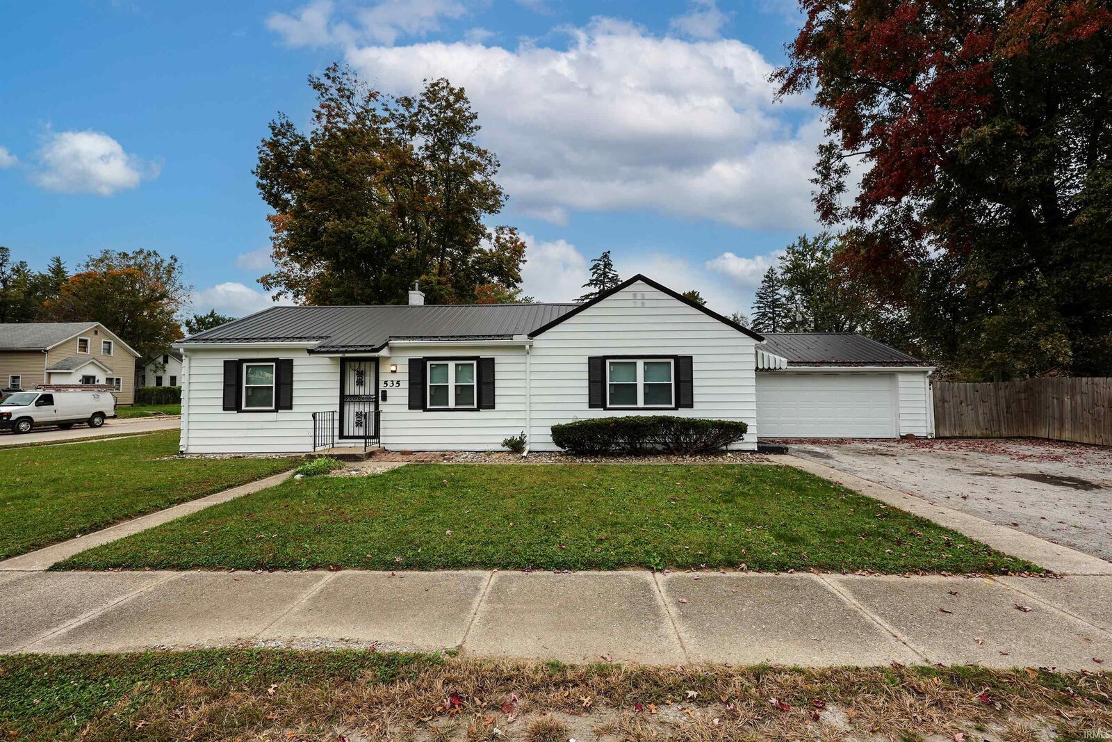 Property Photo: 535 E Sherwood Terrace IN 46806