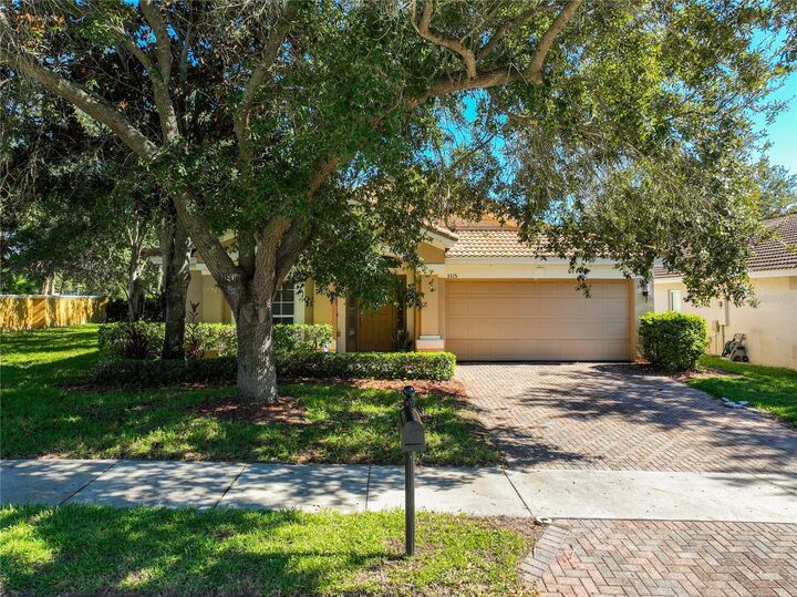 Property Photo:  3315 Flamborough Drive  FL 32835 