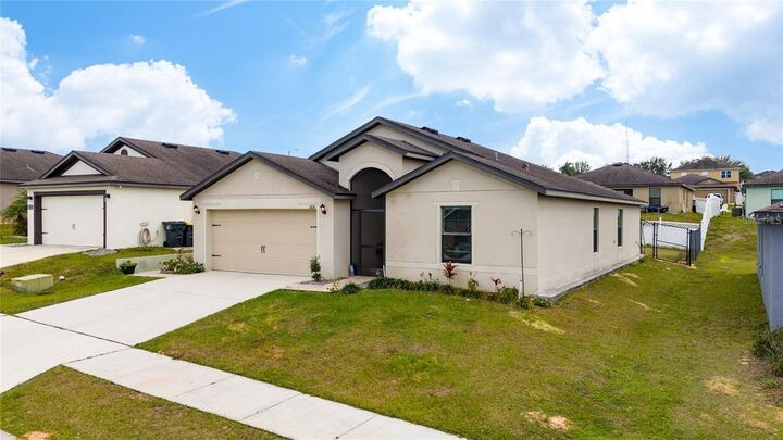 Property Photo: 1606 Steely Drive FL 33838