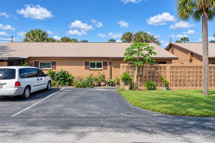 Property Photo:  492 B Street  FL 32707 