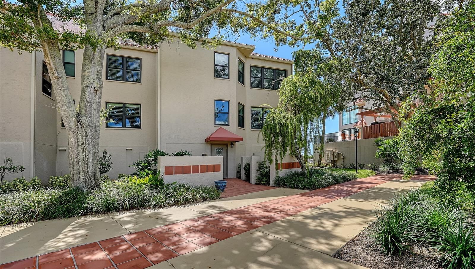Property Photo:  4533 Bay Club Drive 11  FL 34210 