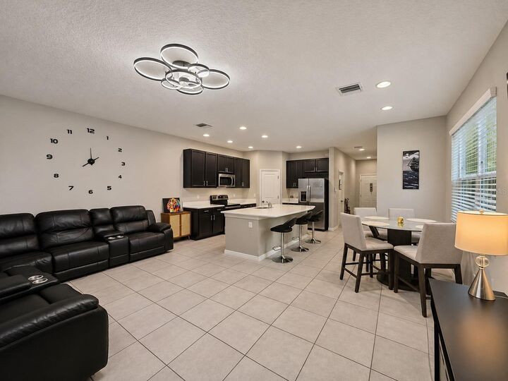 Property Photo: 6133 Willowside Street FL 34221