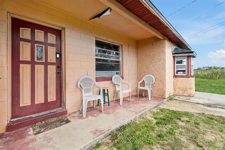 Property Photo:  820 Booker Street  FL 33844 