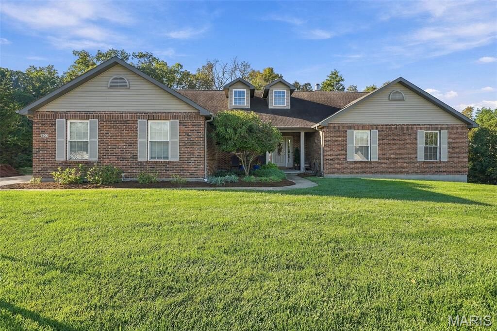 Property Photo:  122 Echo Lake Circle  MO 63025 