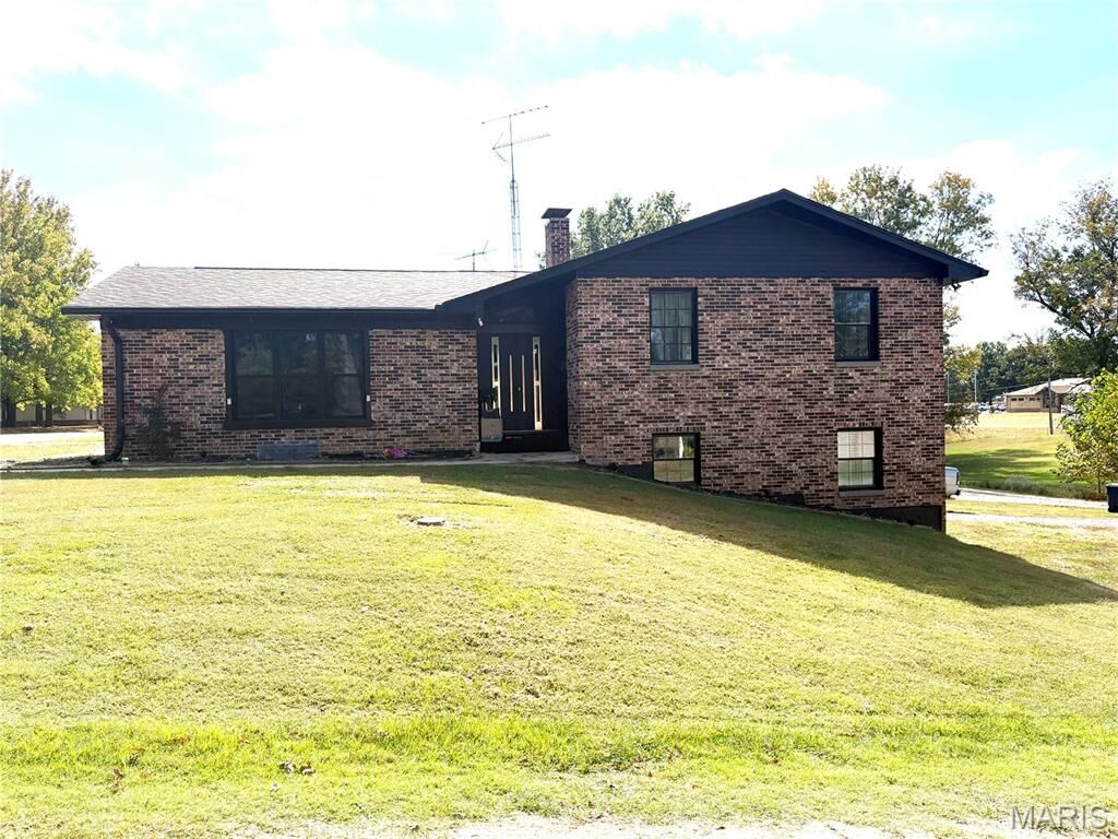 Property Photo:  701 S Ridge Avenue  IL 62288 