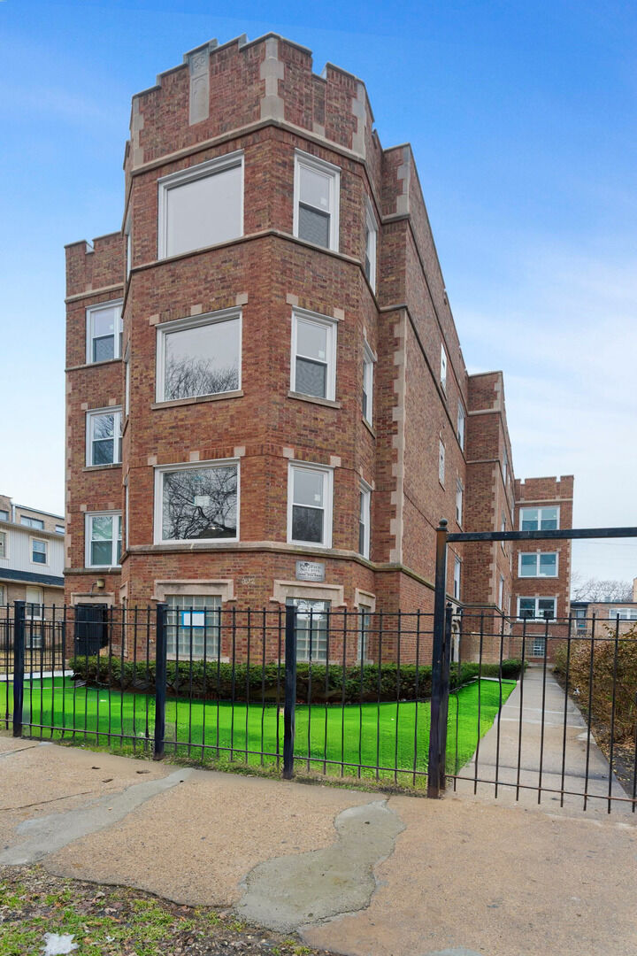 Property Photo:  8024 S Ellis Avenue 2B  IL 60619 