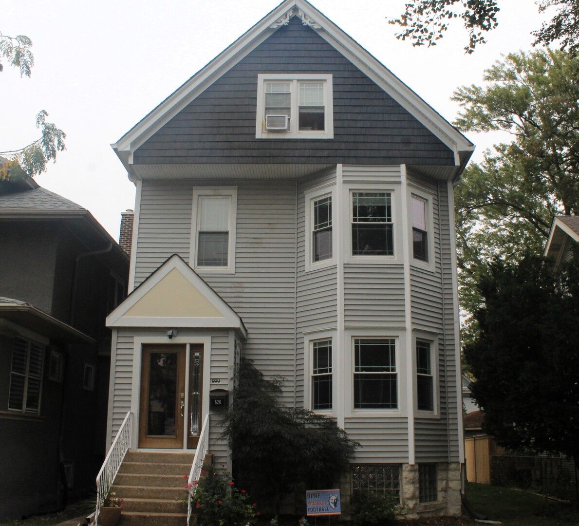 Property Photo:  626 Highland Avenue 1  IL 60304 