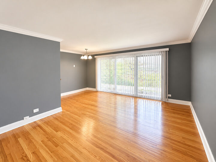 Property Photo: 10117 Old Orchard Court 103 IL 60076