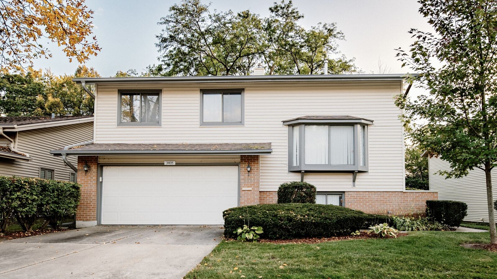 Property Photo:  3405 Golfview Drive  IL 60429 