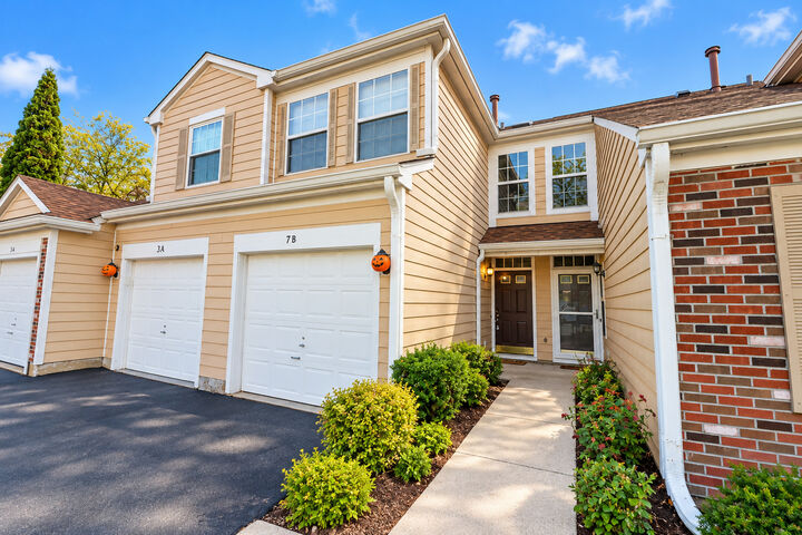 Property Photo:  7 Polk Court B  IL 60107 