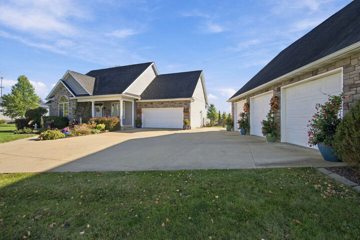 Property Photo: 750 S Columbia Avenue IL 61348