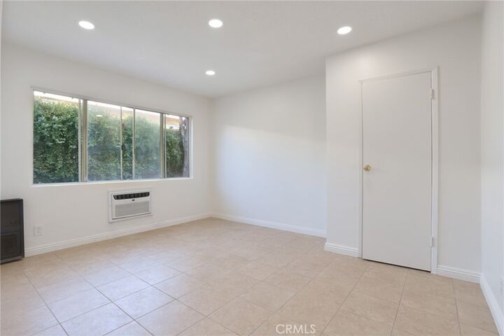 Property Photo:  915 E Palmer Avenue 12  CA 91205 